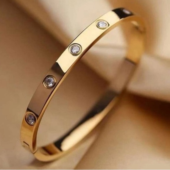 Sparkling Splendor Yellow Gold Rhinestone Bangle New - Picture 1 of 4